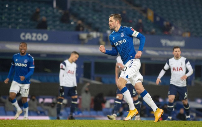 的首场比赛 的首场比赛